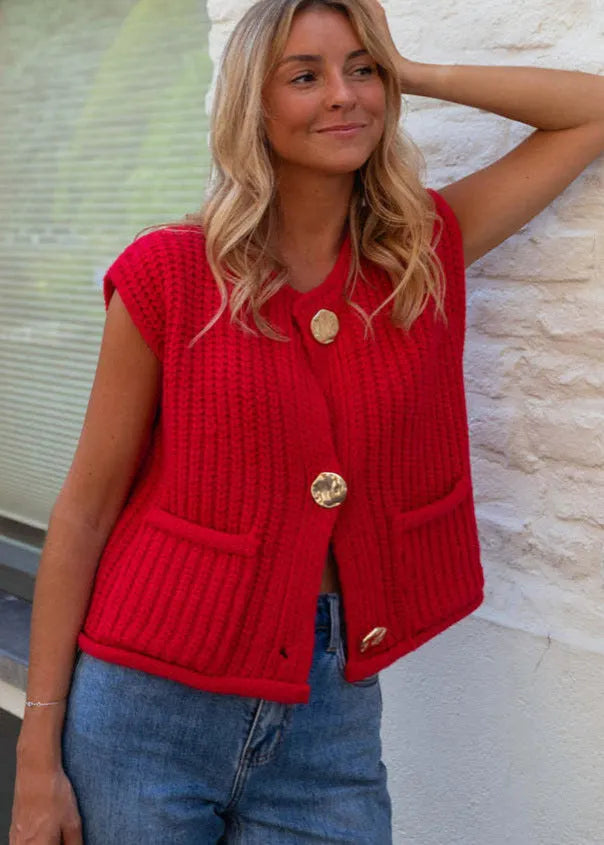 Armanie | Cozy Red Knitted Top