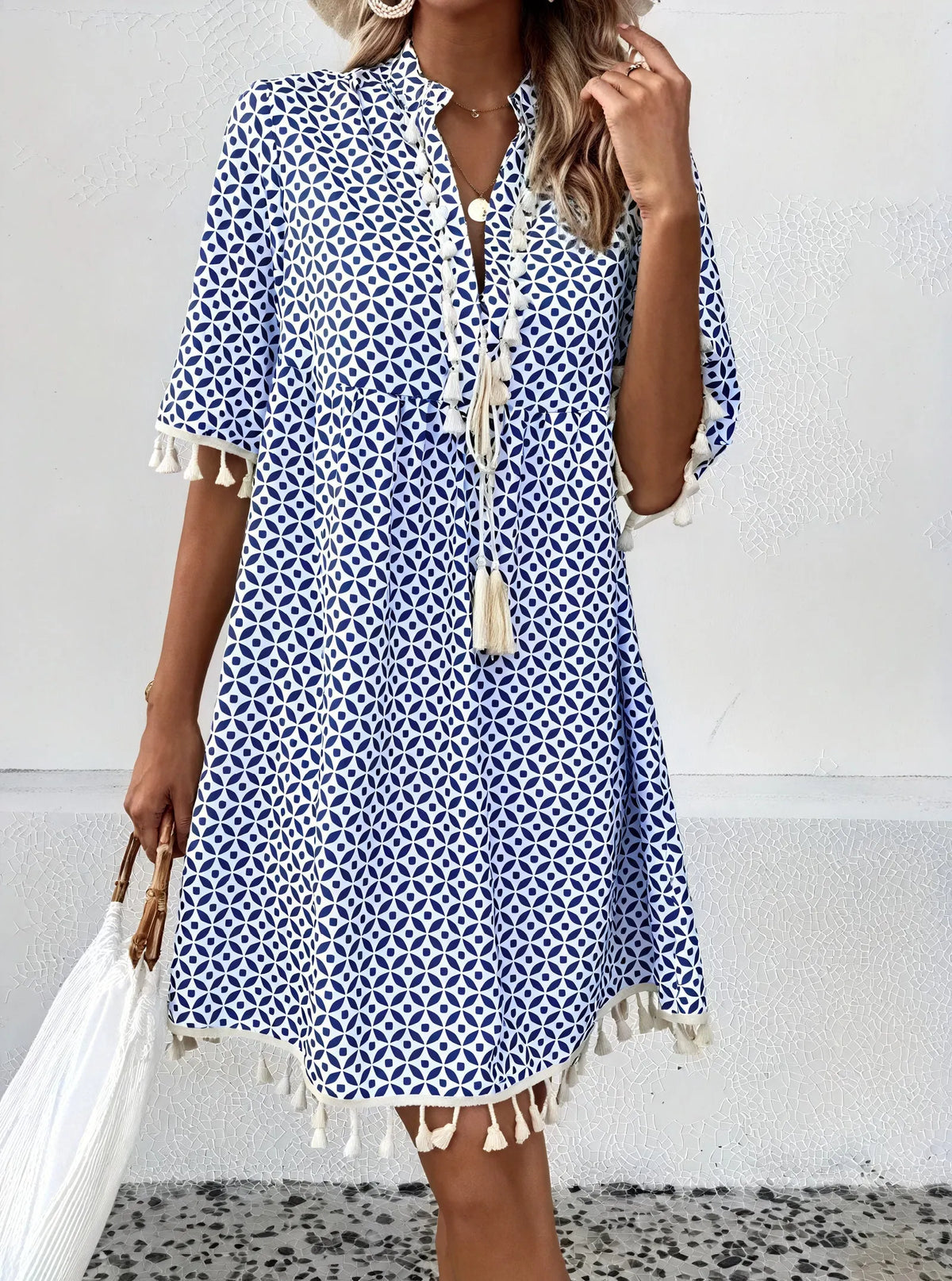 Sommerkleid Geometrisch – Blau-Weiß mit Quasten