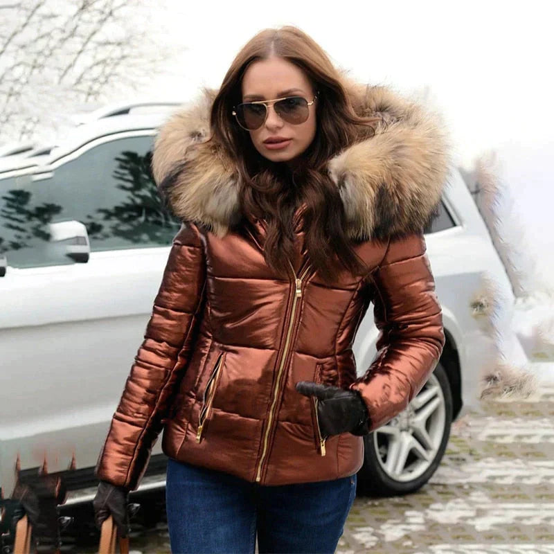 - Winterjacke mit Fellkapuze