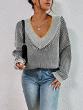AYUMI | Comfortabele Dames Trui met Streeppatroon & V Hals Design