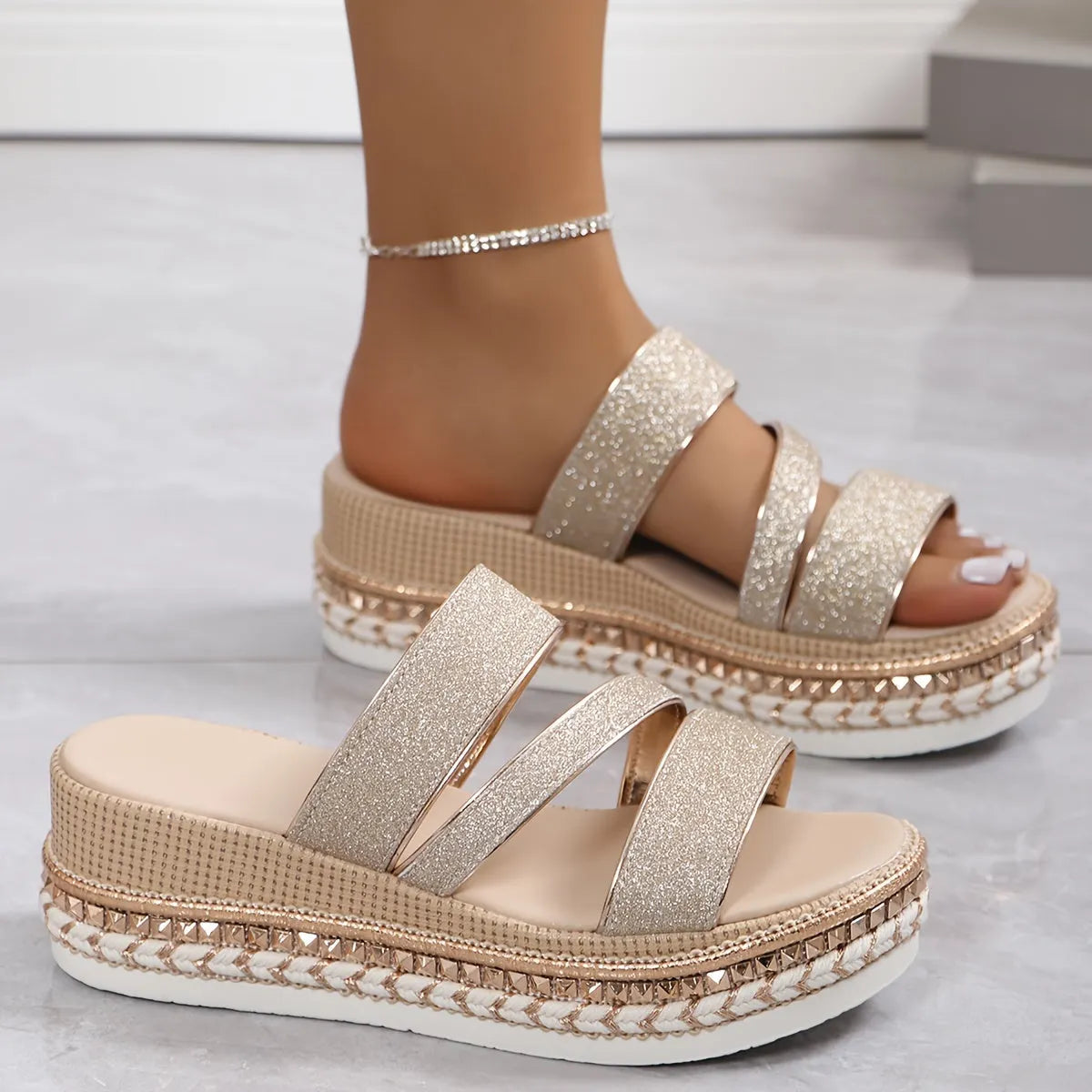 Glamouröse Plateau-Sandalen mit Glitzer
