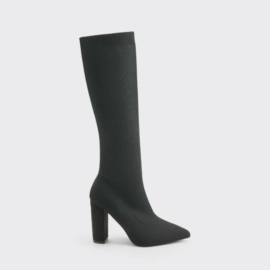 - Knielange Sockenstiefel