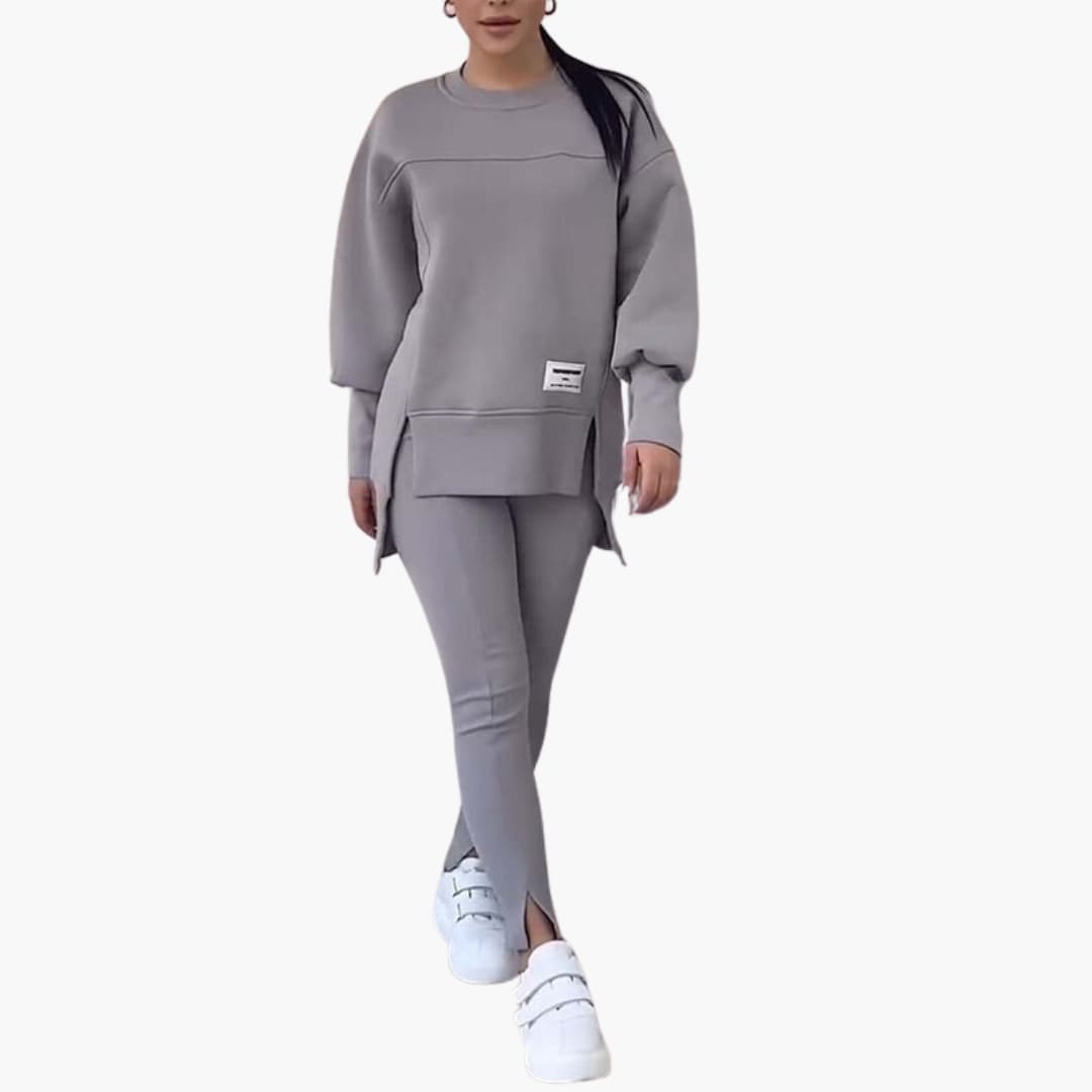 Womenâ€™s two-piece set with long sleeves and trousers