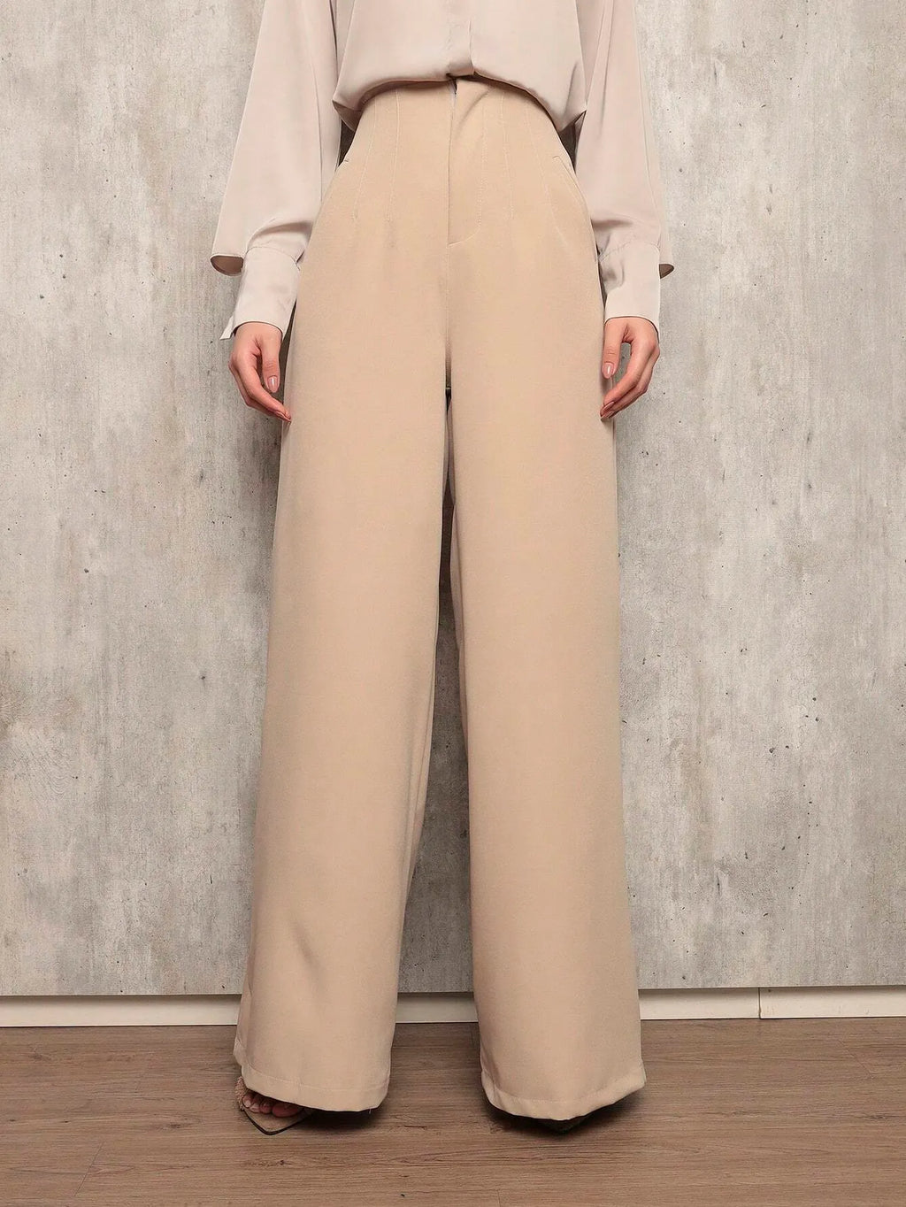 CalÃ§a Feminina Alfaiataria Pantalona Bege