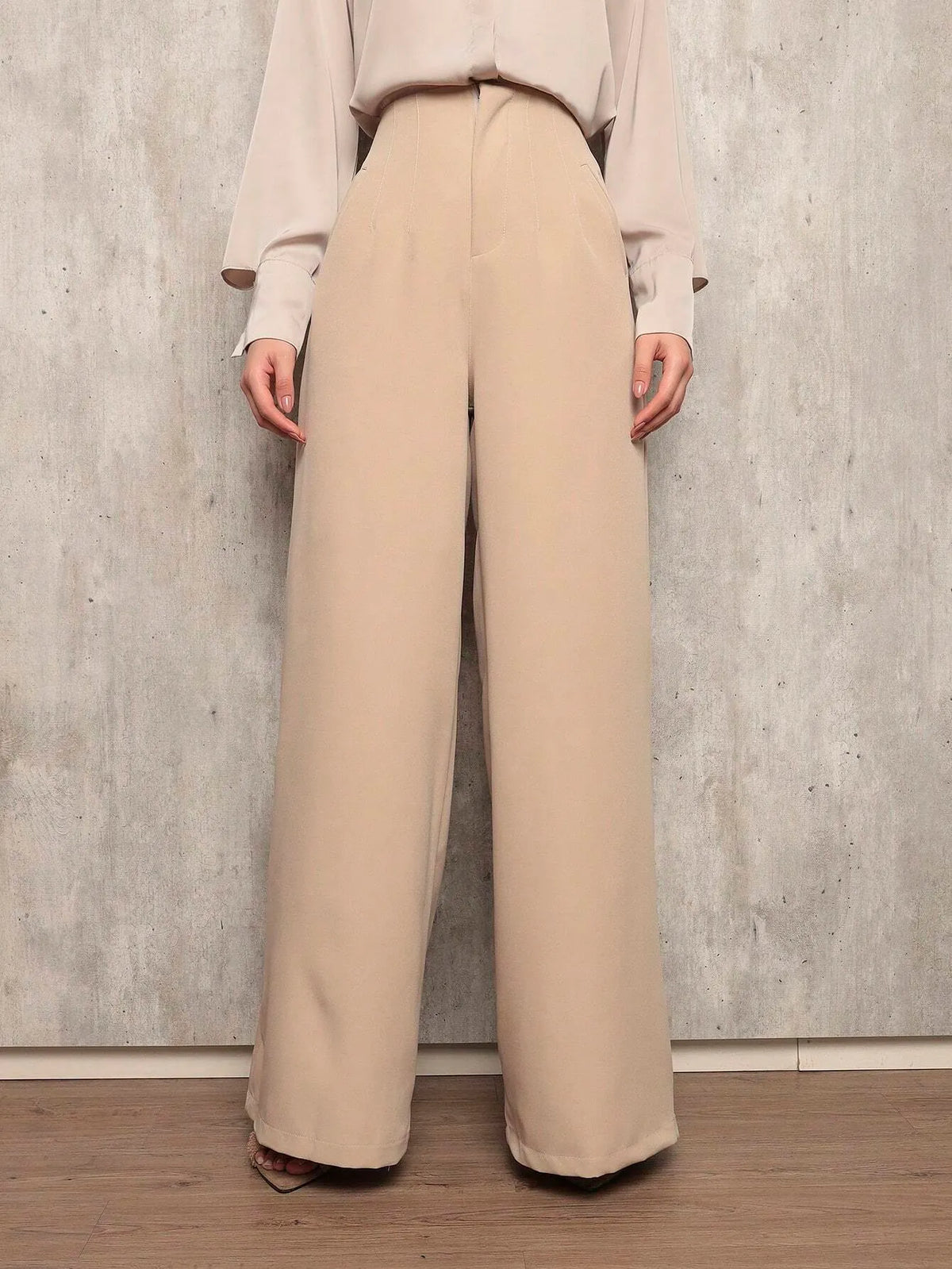 CalÃ§a Feminina Alfaiataria Pantalona Bege