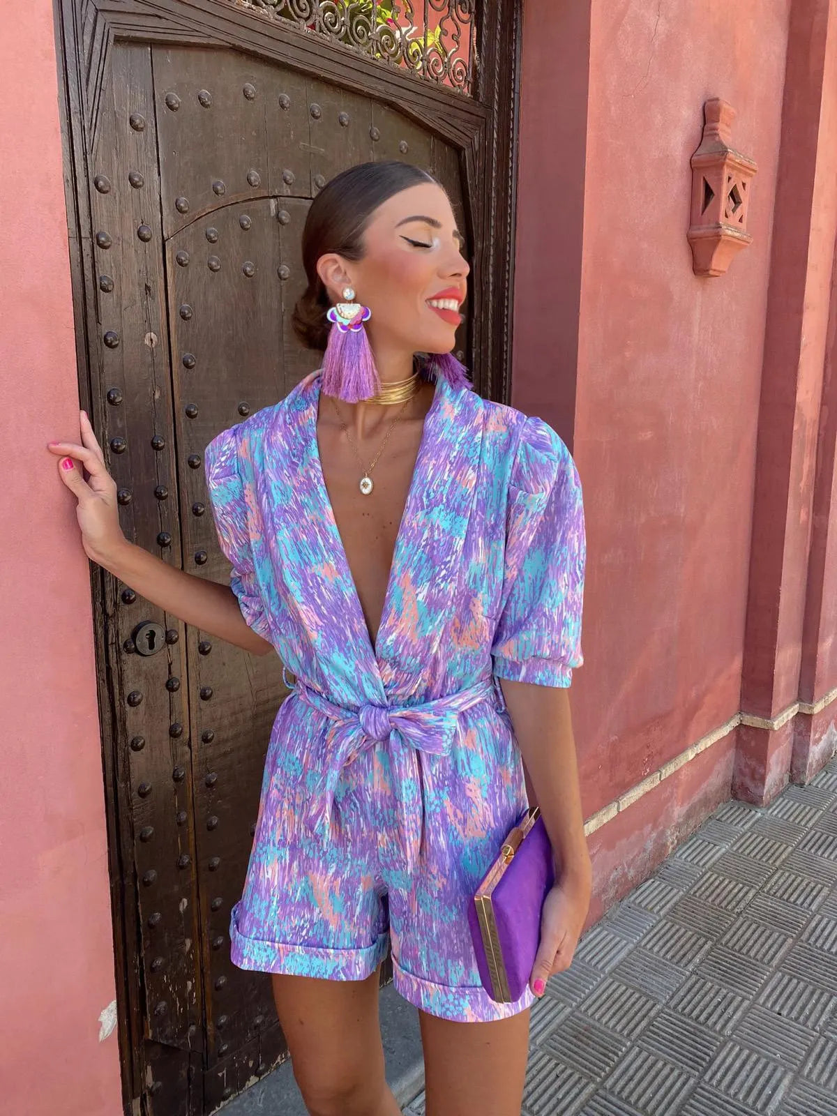 Abstrakter Print Romper mit Wickeldesign