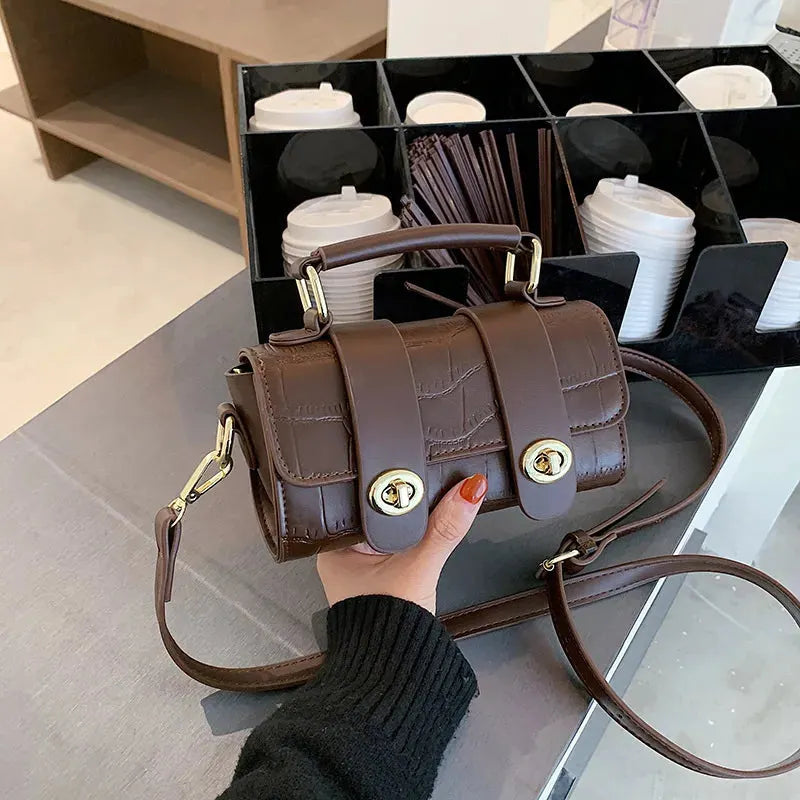 Ã‰LIANE | Crossbody mini handtas met chique structuur en gouden details