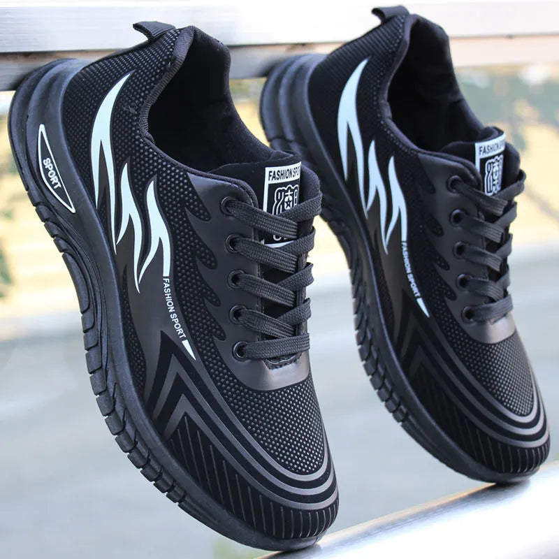 Wanderschuhe mit wasserdichtem Obermaterial und rutschfester Sohle