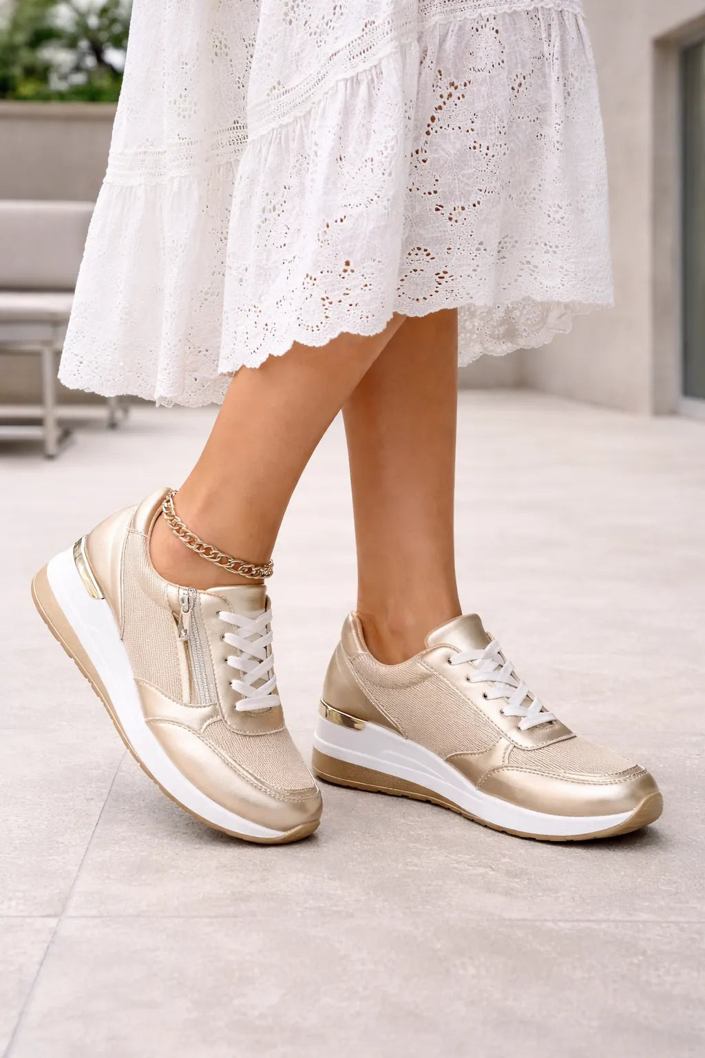 Comfortable Women's Sneakers With Zipper And Elevated Sole