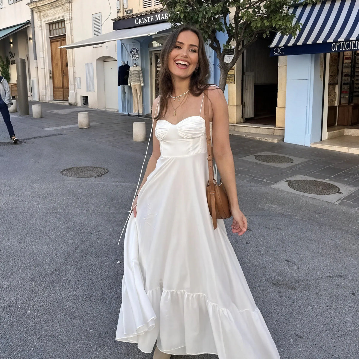 Weißes Bustier-Kleid – Gestufter Rock & Spaghettiträger