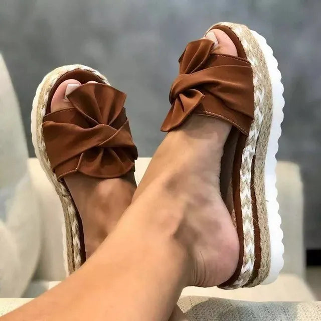 - OrthopÃ¤dische Modedesign-Sandalen
