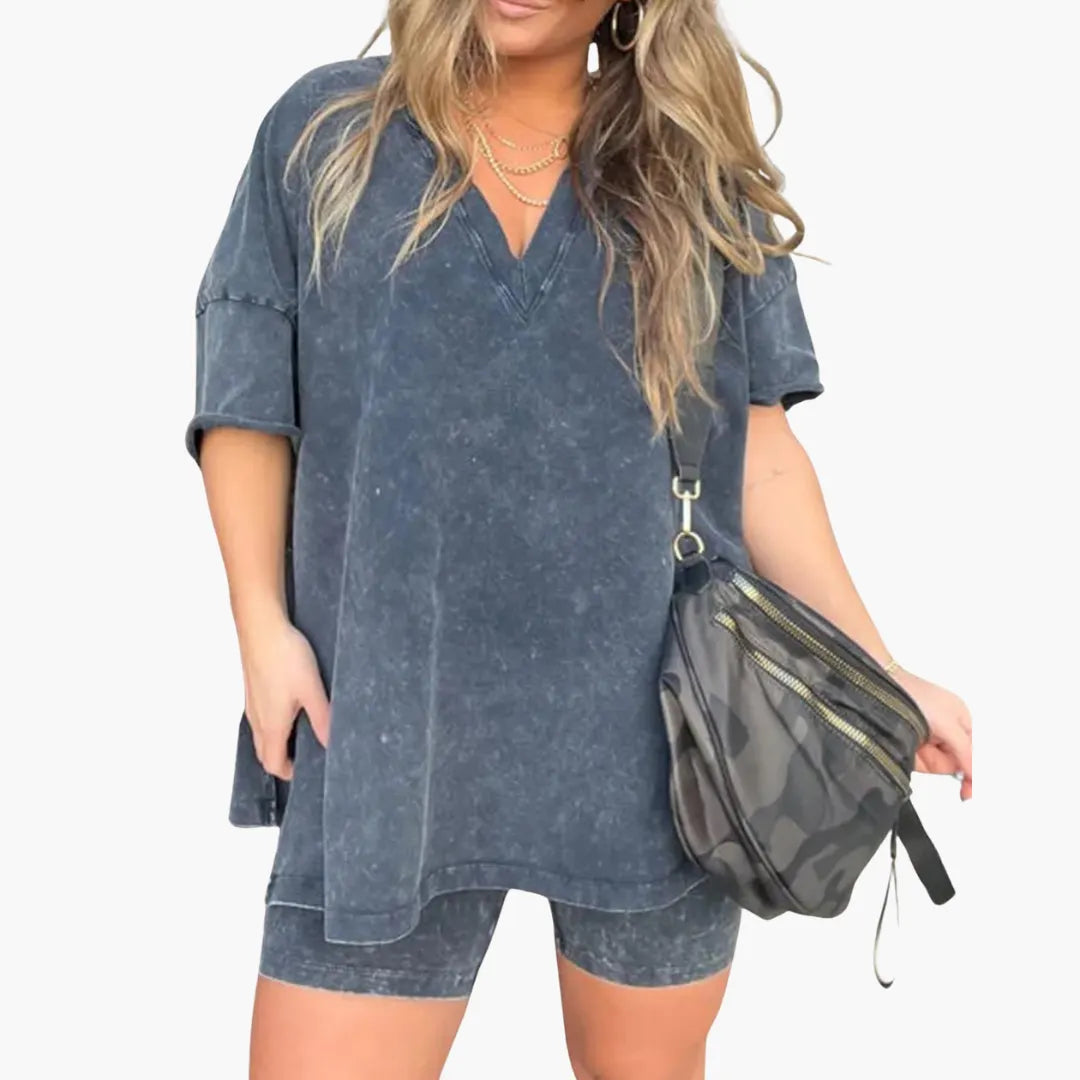 Womenâ€™s two-piece set with short sleeves and shorts