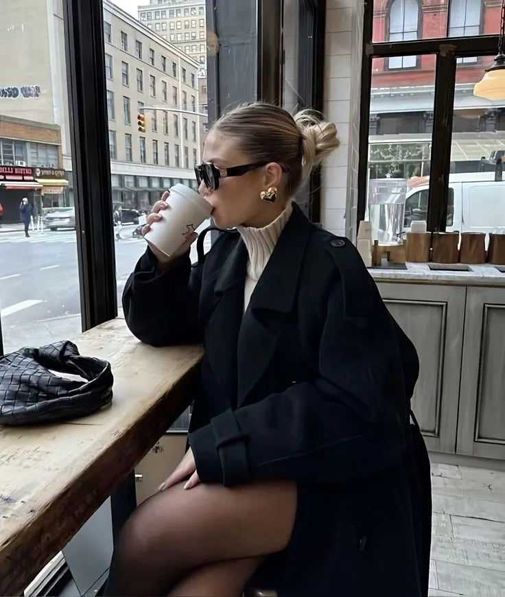 Stijlvolle Lange Trenchcoat voor Dames met Klassiek Ontwerp