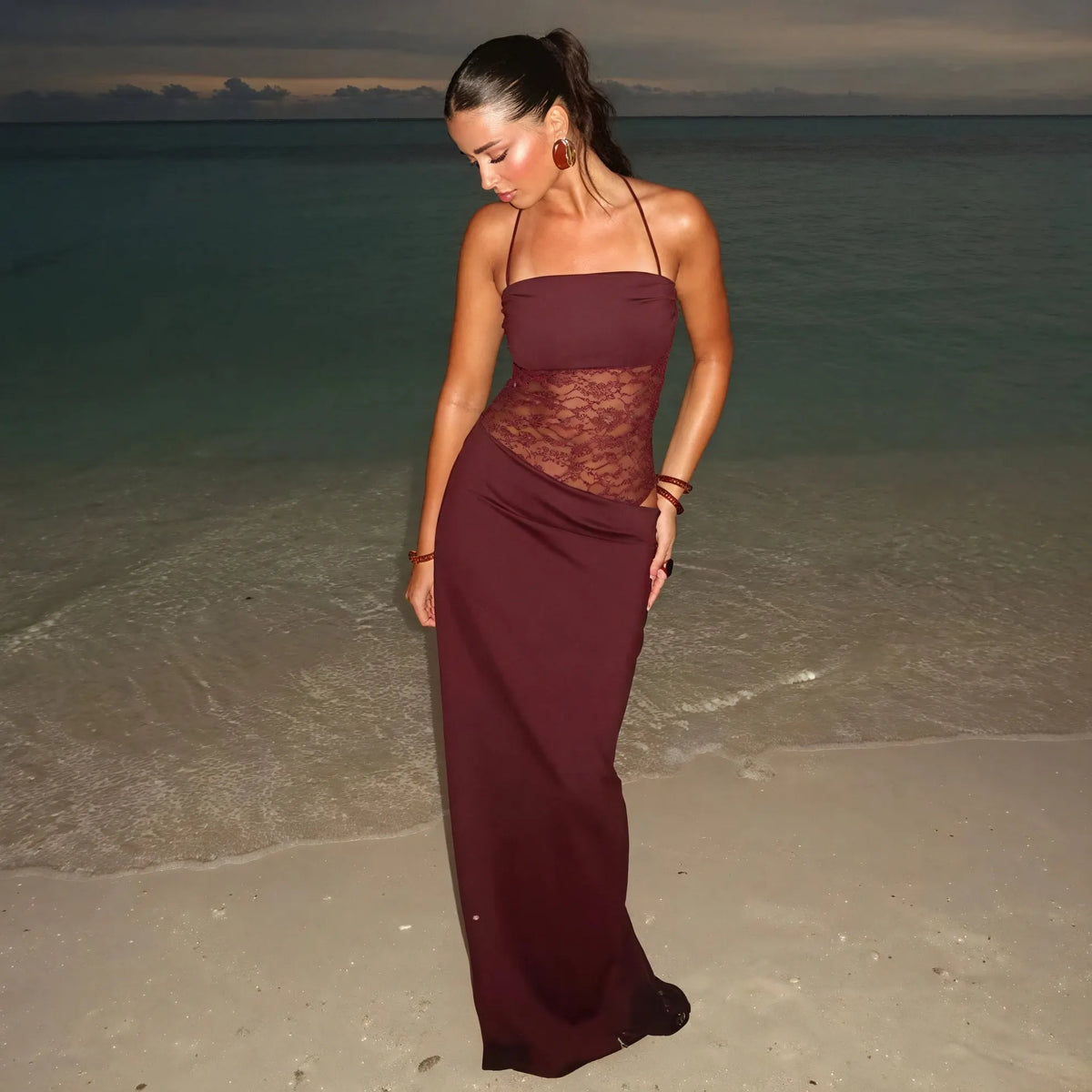 Elegantes Kleid mit Spitze & Details