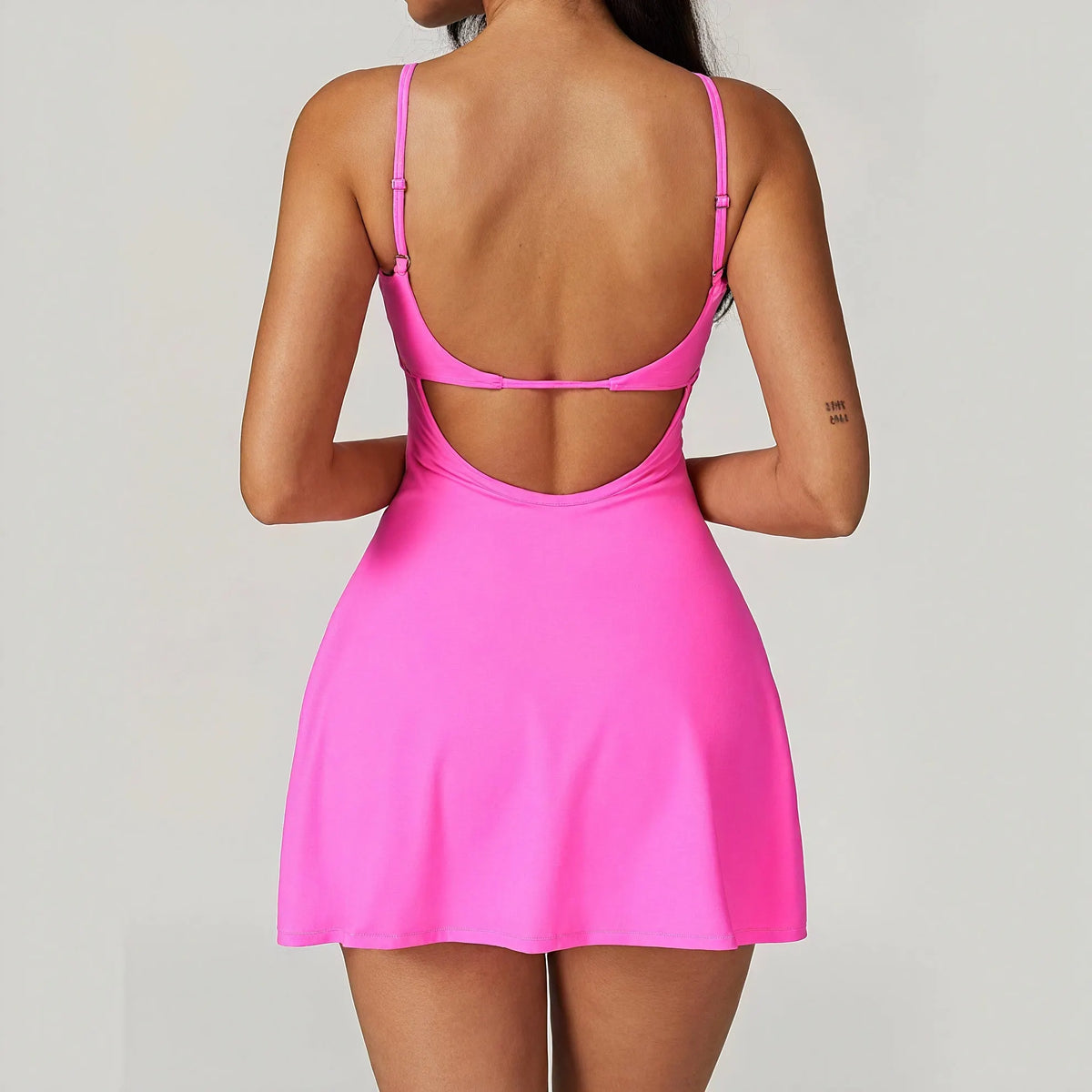 A-Linien Kleid mit Schlitz & Athletik-Flair