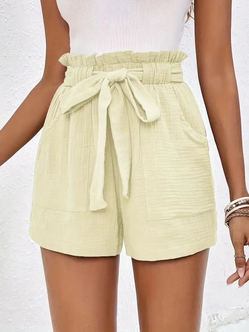 Taillenhohe Shorts mit Bindegürtel