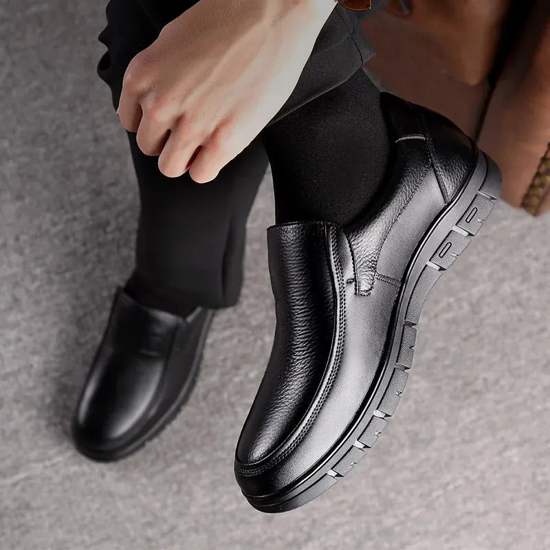 - Herren-Freizeitschuhe aus echtem Leder