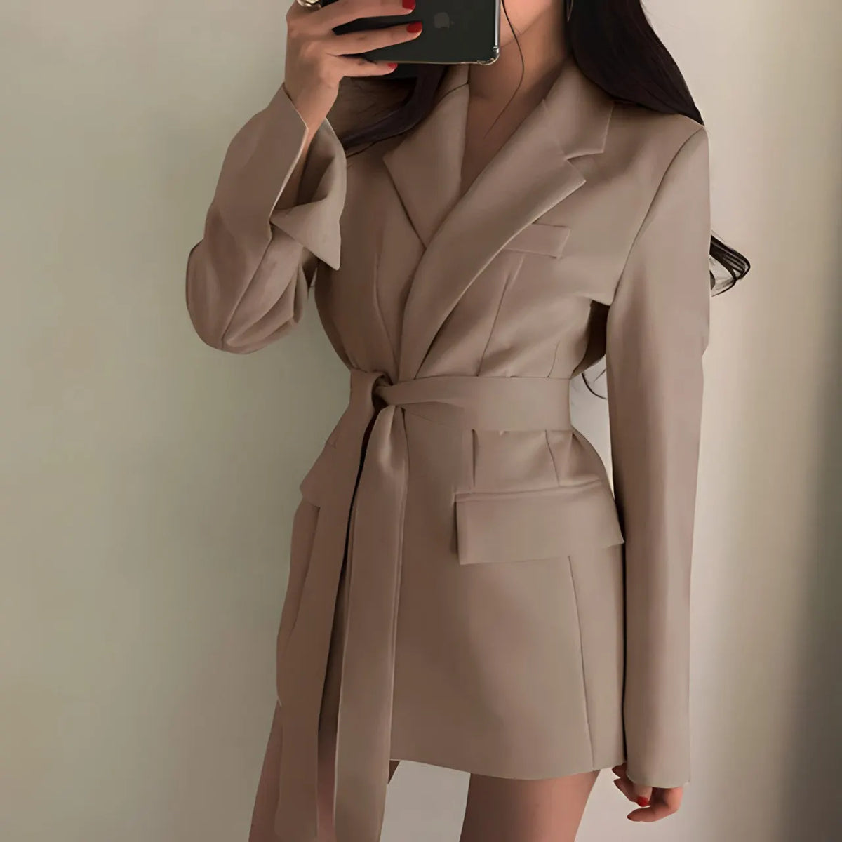 - Eleganter Blazer mit GÃ¼rtel