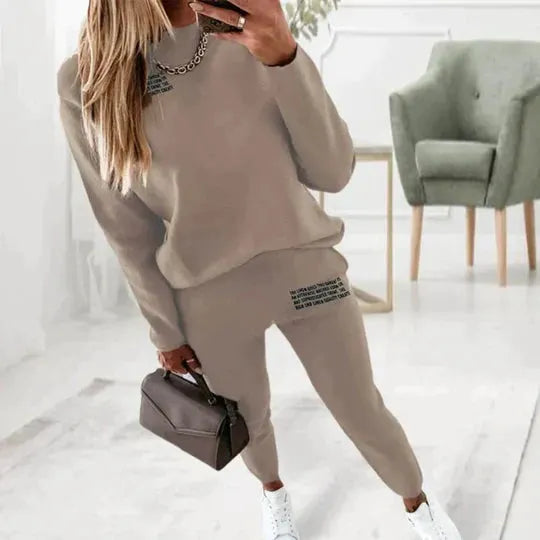 - Der elegante, bequeme zweiteilige Trainingsanzug