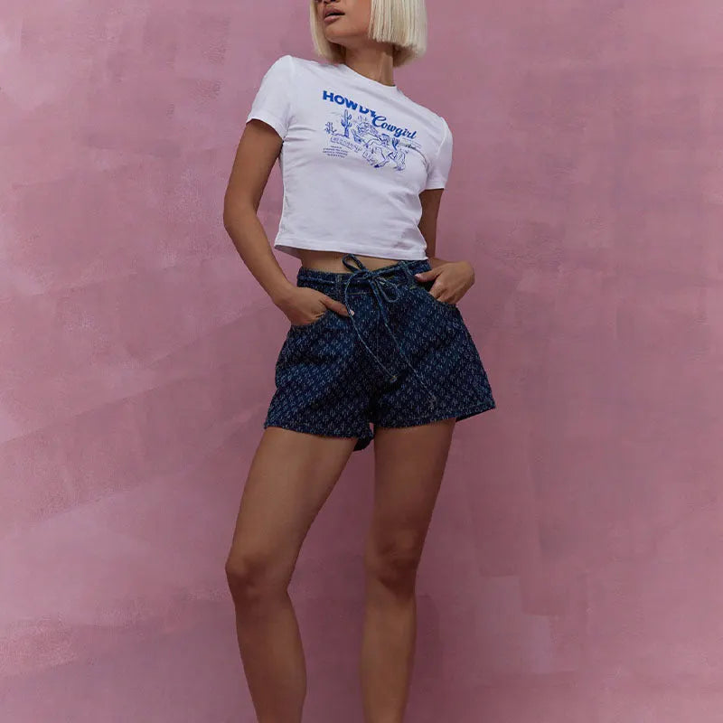 Denim Shorts mit Bindegürtel – Einzigartiges Muster