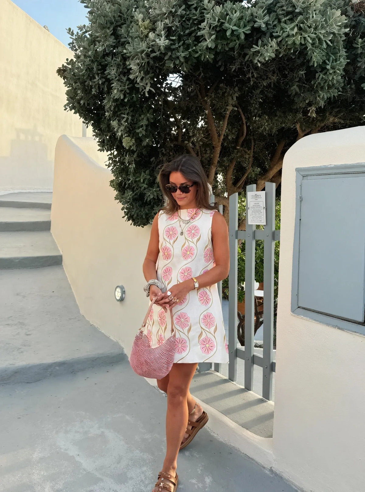 Ärmelloses Blumen Mini Kleid – Einzigartiger Print