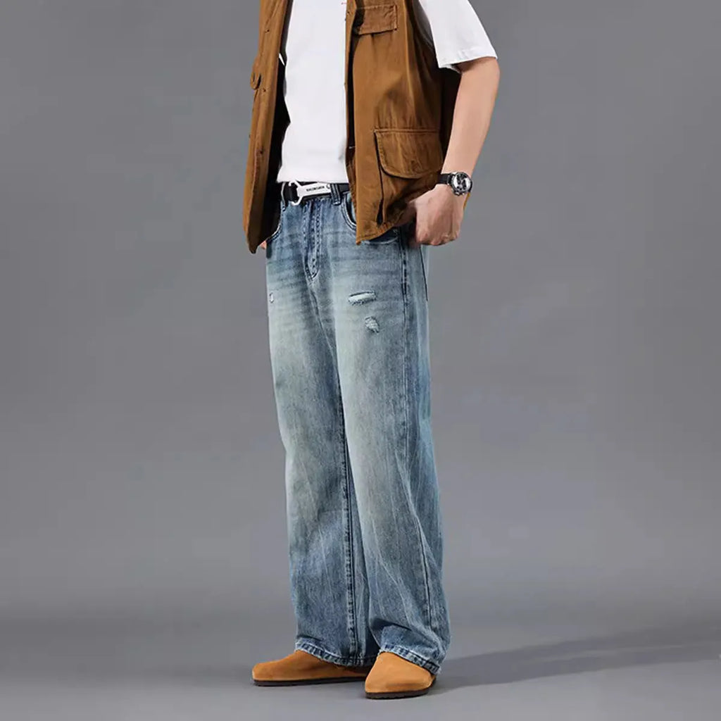 Herren entspannte Jeans im modernen Destroyed-Look