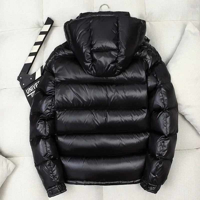 - Glänzende Steppjacke für den Winter