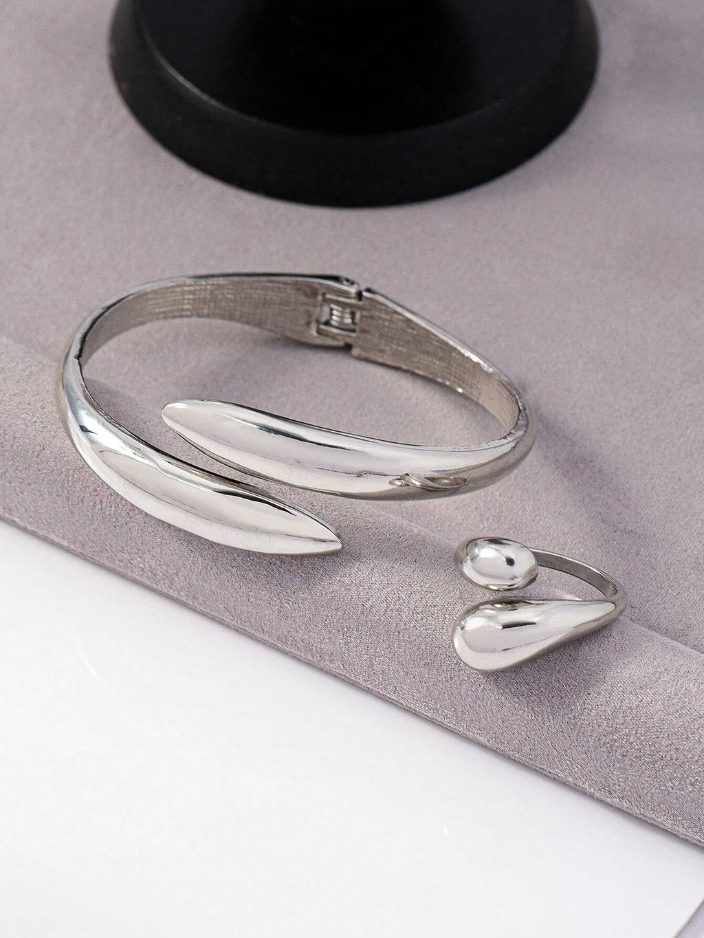 Conjunto Pulseira e Anel Josyane Prata