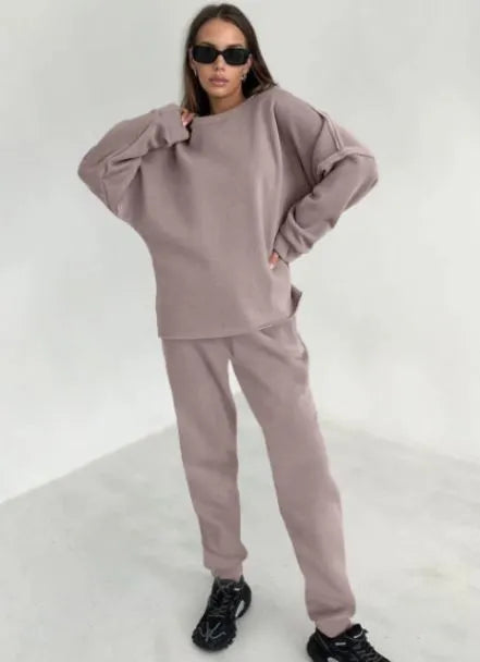 Oversized Women's Tracksuit with Sweater and Pants