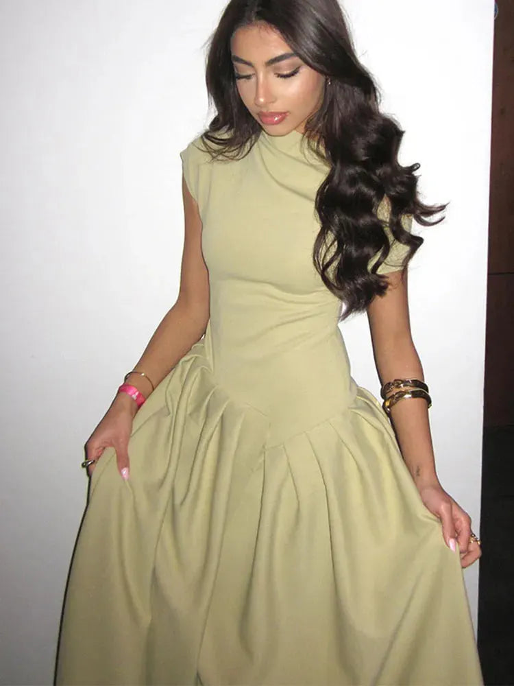 Elegantes Kleid mit asymmetrischem Design