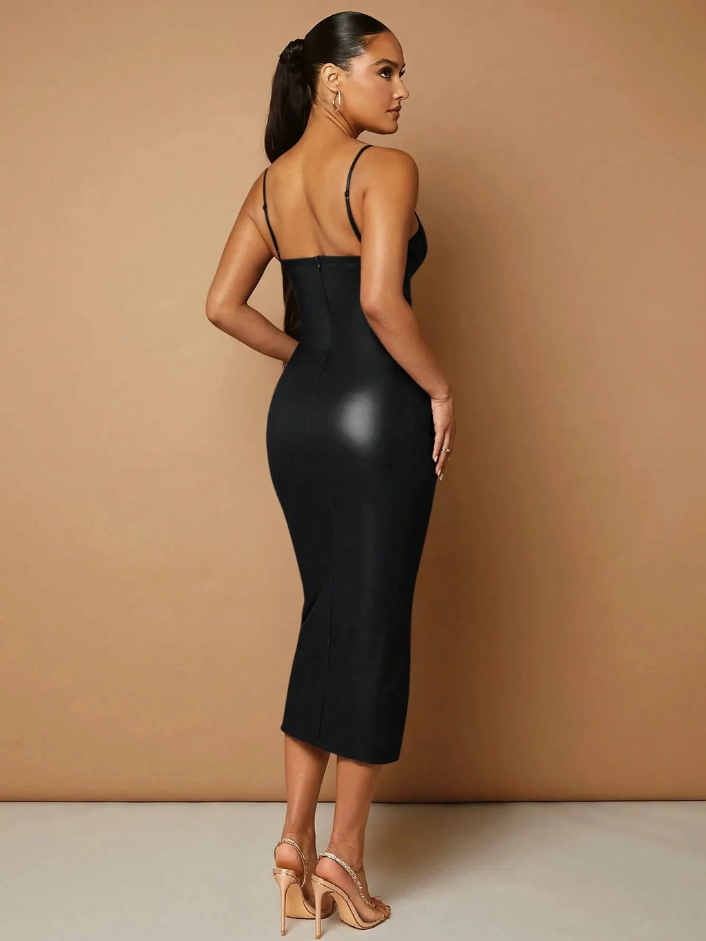 Vestido Midi em Couro Preto Lara