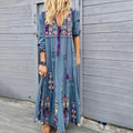 Fließendes Kleid mit floralen Akzenten