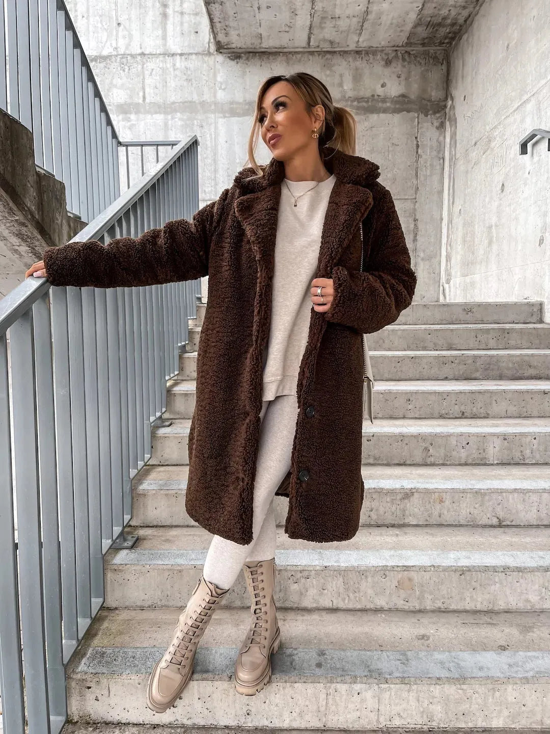 Ivy | lang kunstpelsfrakke med revers