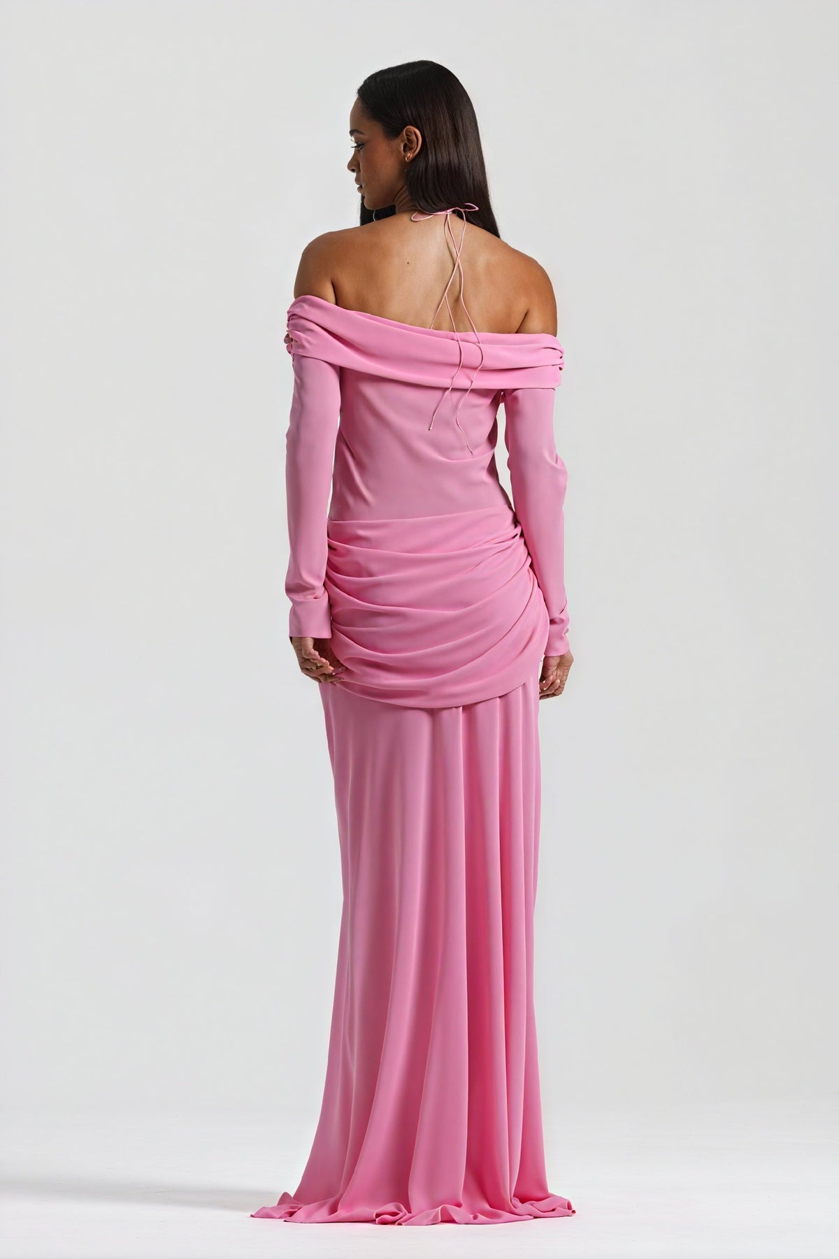 Elegantes Kleid mit Drapierung & Knotendetail