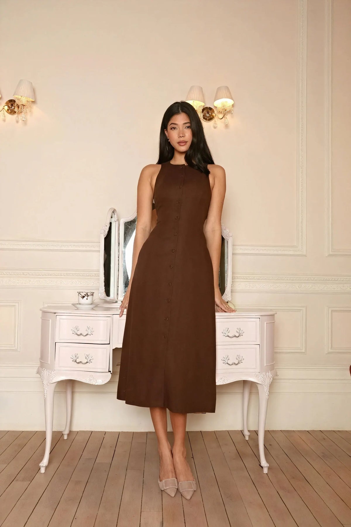 Ärmelloses Midi-Kleid mit Knopfleiste