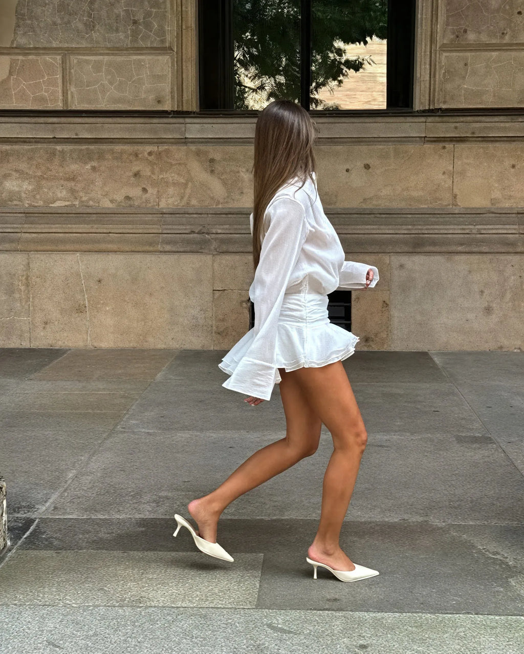 Weißes Langarm-Kleid – Elegantes Knopfleisten-Design