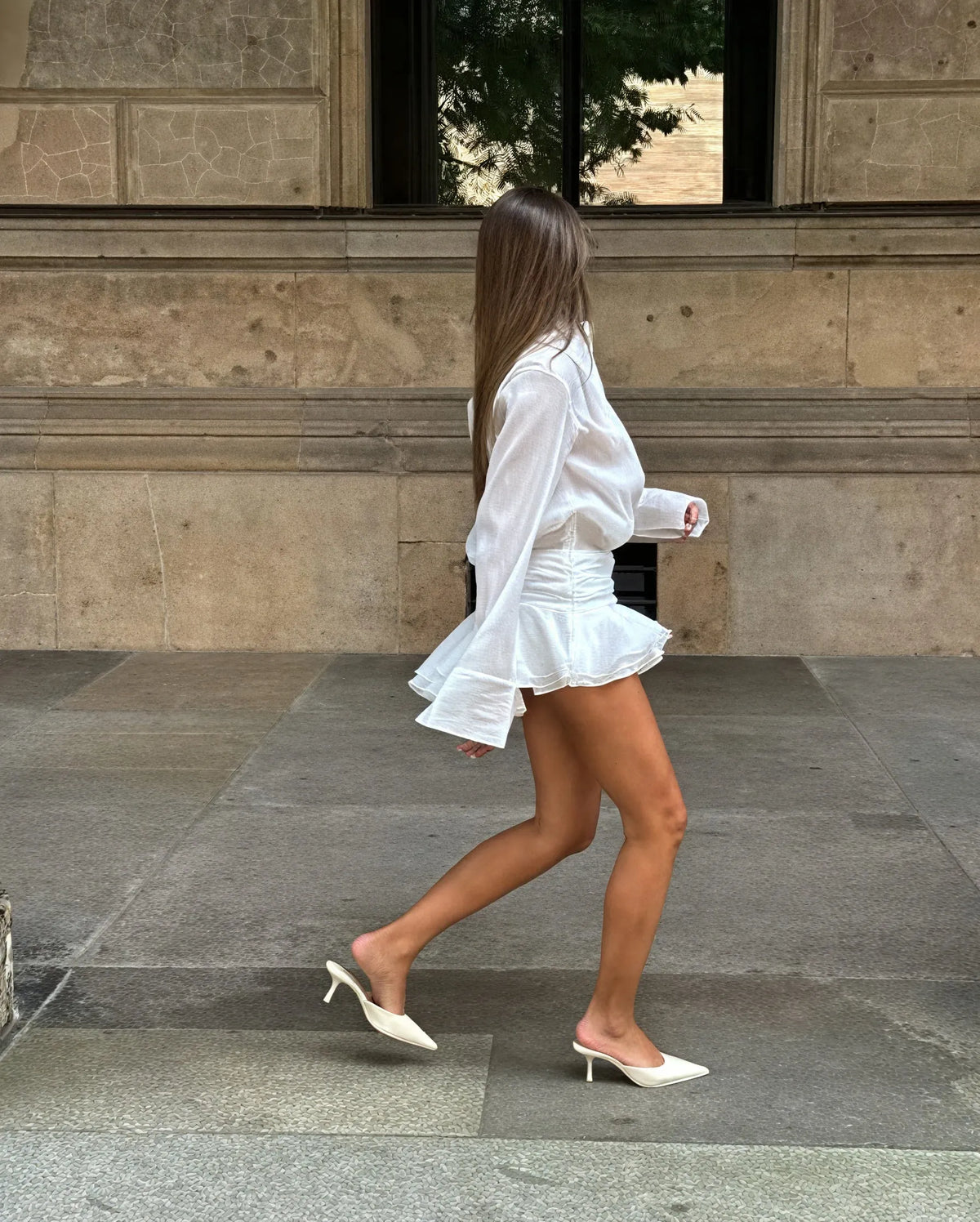 Weißes Langarm-Kleid – Elegantes Knopfleisten-Design