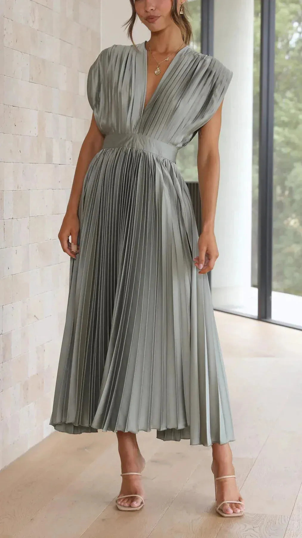 - Elegantes Sexy Plissee-Kleid