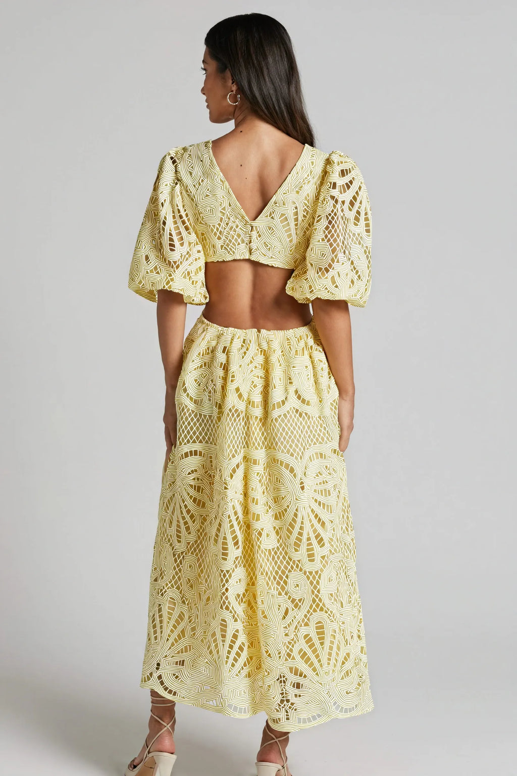 Elegantes Kleid mit zarten Details