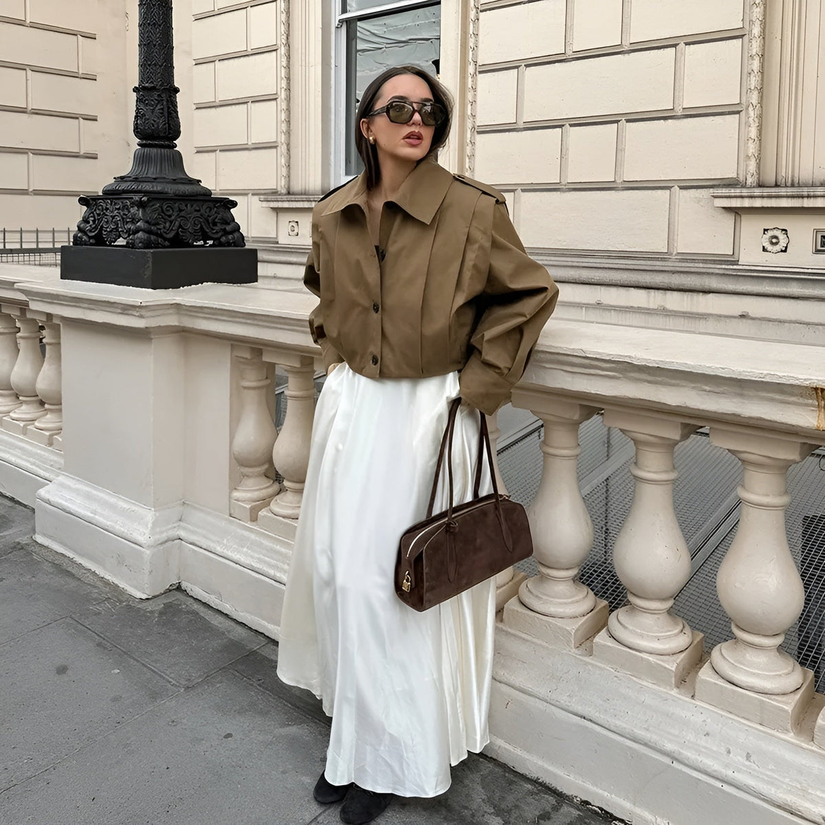 LIORA | Tussenjas Dames met Hoge Kraag en Knoopsluiting – Minimalistisch, Comfortabel & Onmisbaar voor de Herfst