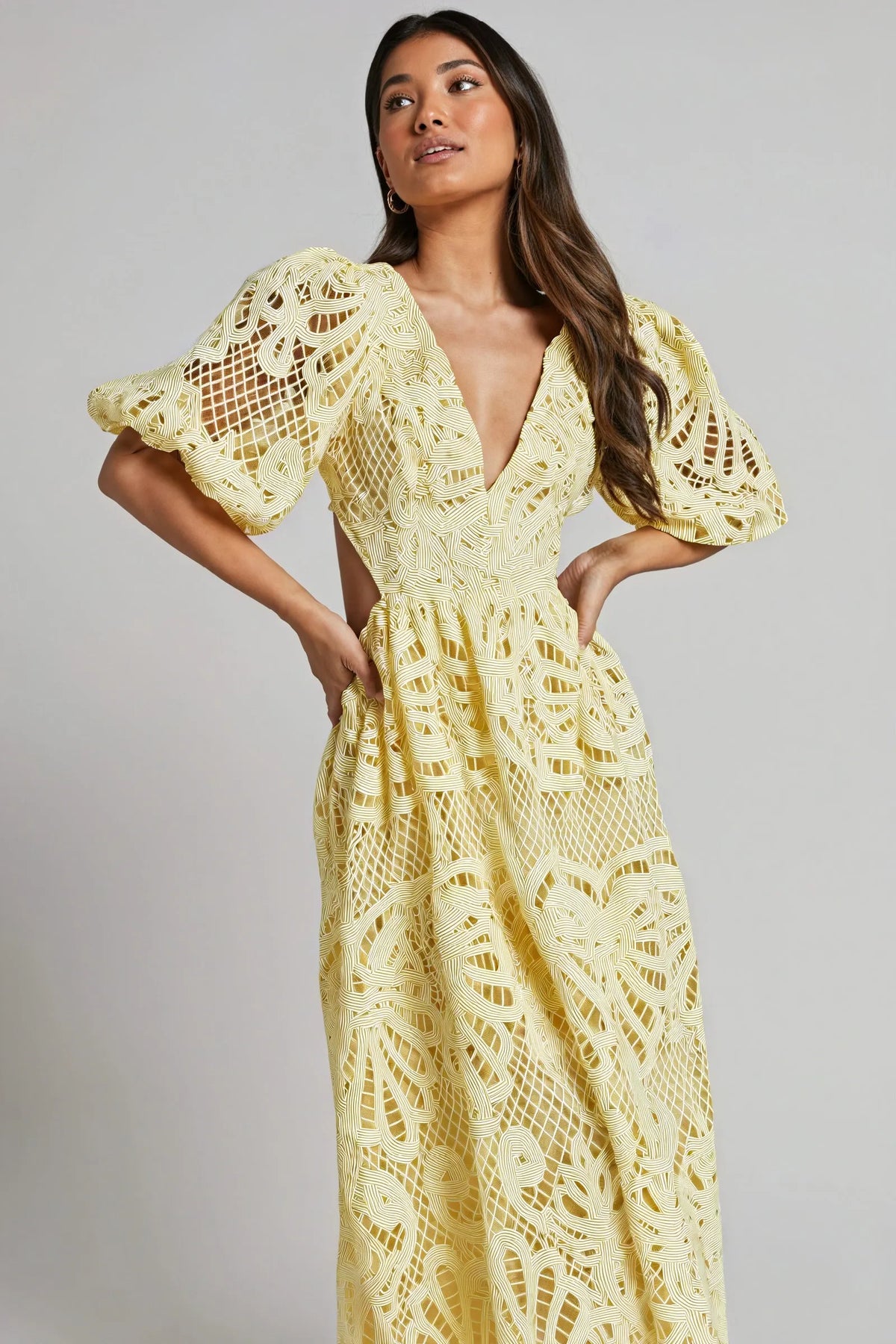 Elegantes Kleid mit zarten Details