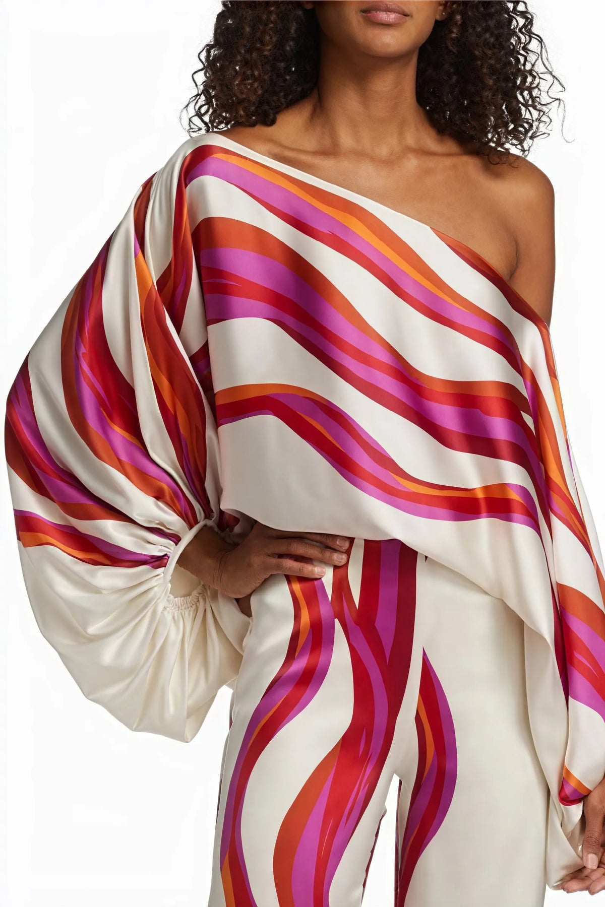 Asymmetrisches Top mit VoluminÃ¶sem Ã„rmel