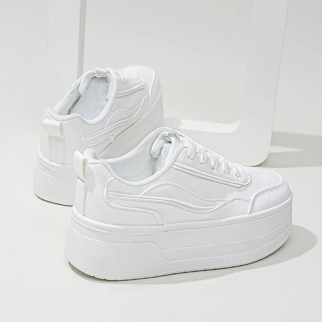 Sneaker mit Plateausohle