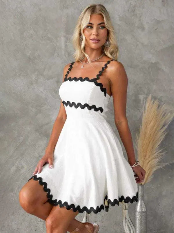 NAOMI | Zomerse flared Jurk met Klassieke Biezen