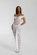 Elegantes Kleid mit asymmetrischem Saum
