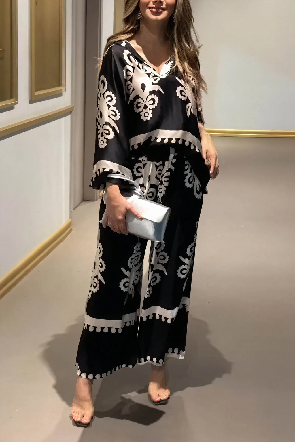 Seiden-Pyjama Set mit Blumenmuster