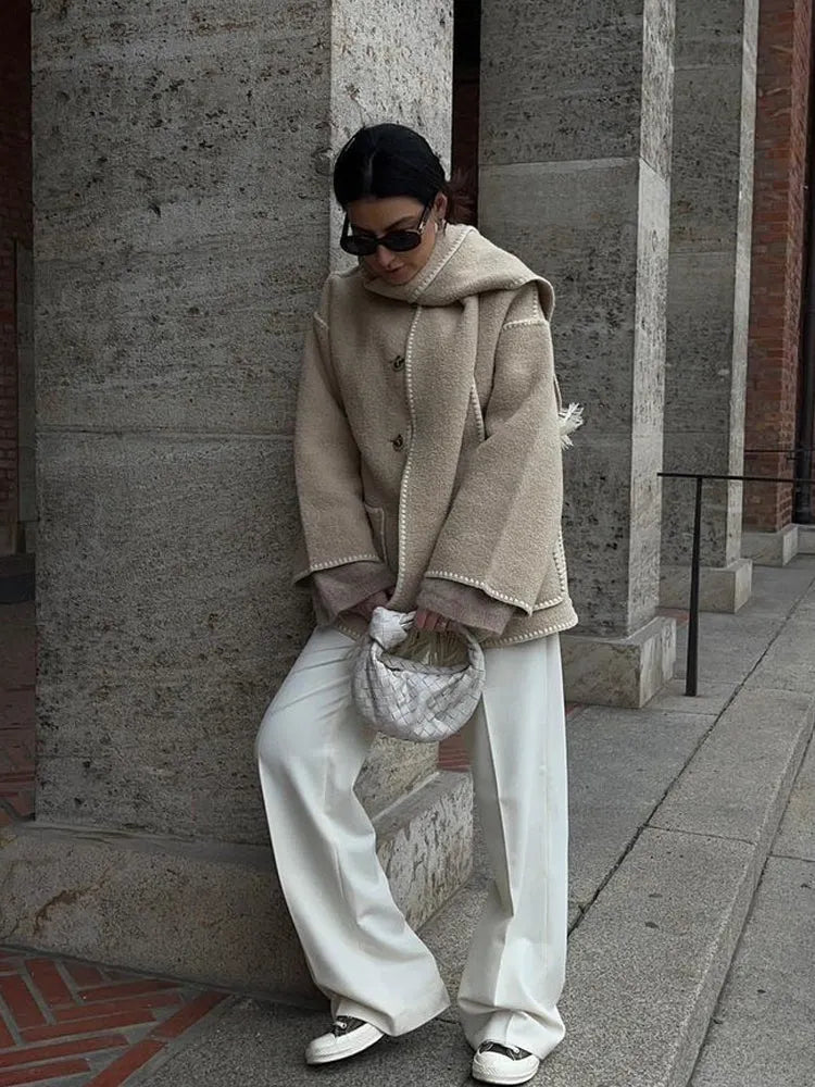 - Statement-Jacke mit Halstuch