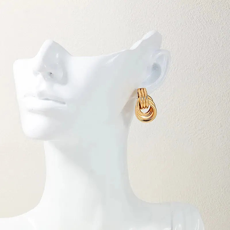 JINTEL | Gedraaide Statement Oorbellen Voor Dames In Goud – Elegant, Modern, Lichtgewicht
