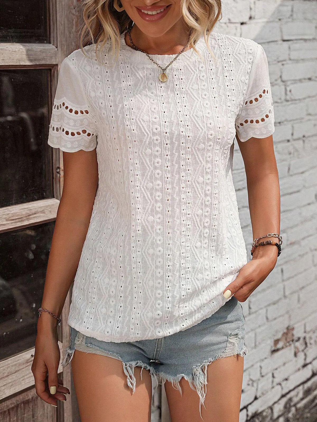 Blusa Feminina Com Renda Modelo Larissa Branca