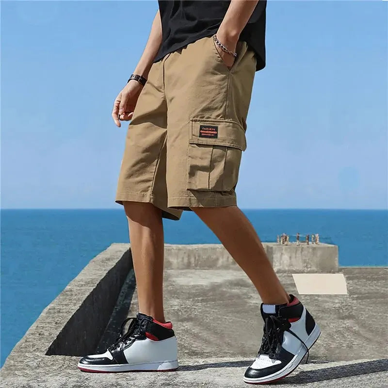 - Baggy Shorts mit mehreren Taschen